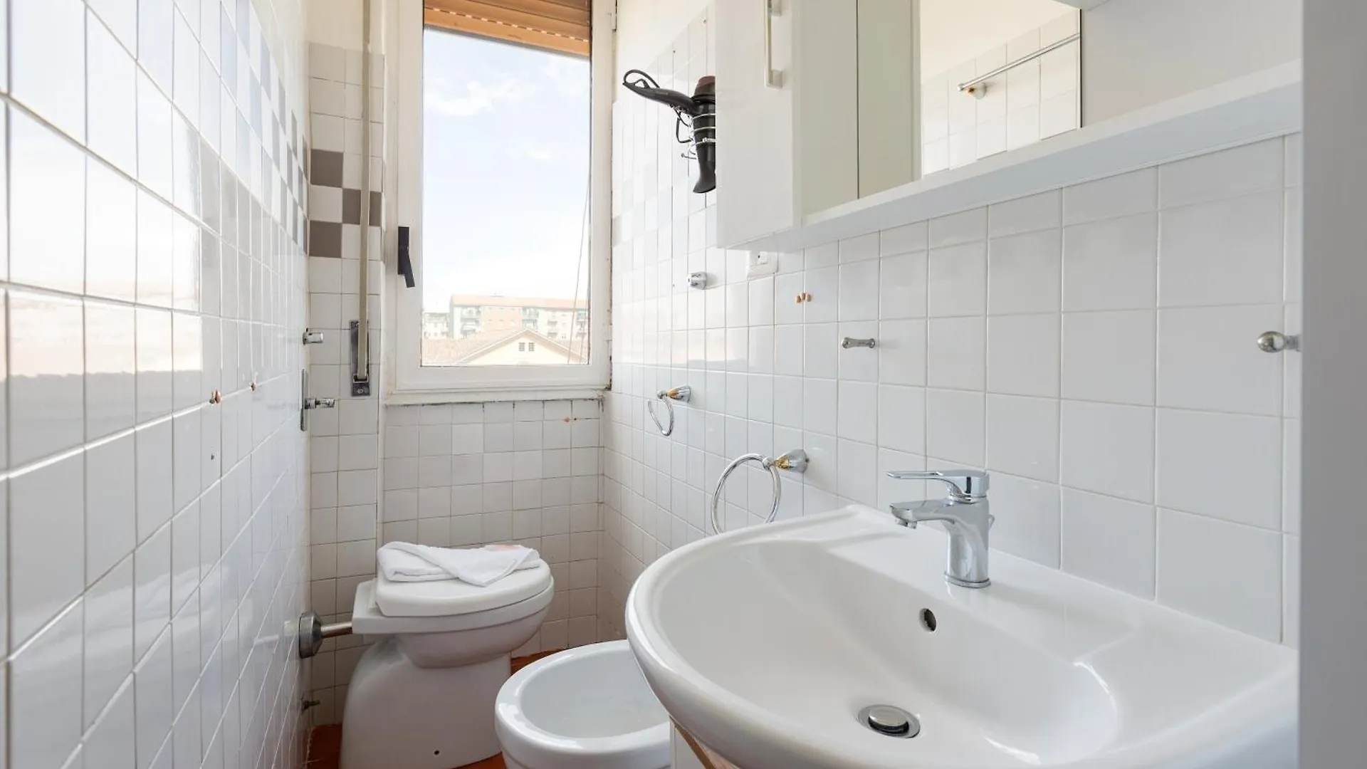 Savona District Comfy Studio Milão